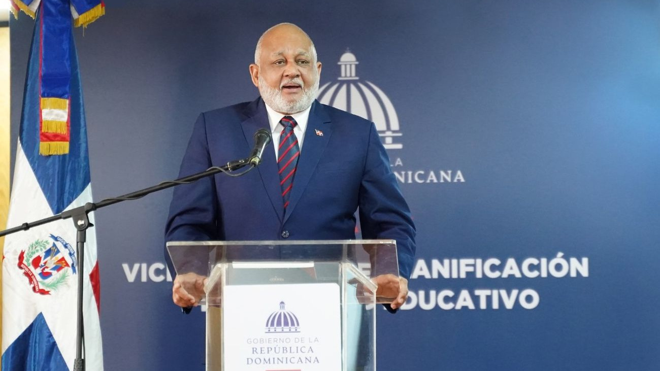 ministro de educación aboga por la integración y apoyo al plan estratégico institucional de educación NULL