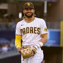 fernando tatis jr. conecta jonrón en la victoria de los padres El dominicano Fernando Tatis Jr., de los Padres de San Diego, batea un jonrón en el juego del viernes 28 de julio de 2023, ante los Rangers de Texas (AP/GREGORY BULL)