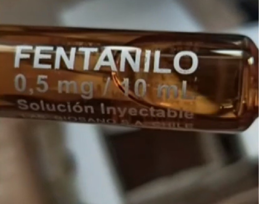 jefe antidrogas de eeuu: “todo muestra que el fentanilo sí se fabrica en méxico” A pesar de las reiteradas negativas del presidente mexicano, Andrés Manuel López Obrador, el jefe de la oficina antidrogas del Departamento de Estado de EE.UU. sostiene que “el fentanilo sí se fabrica en México” y que la cooperación bilateral para frenar su tráfico es “muy buena” pero todavía puede mejorar.