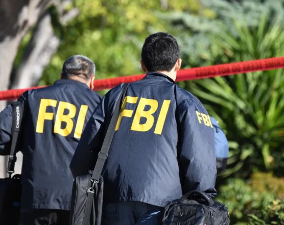 Lasso dijo que solicitó apoyo del FBI para la investigación de este crimen, recibiendo el visto bueno de los Estados Unidos.