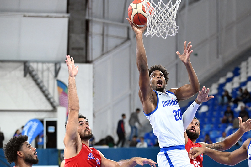 puerto rico vence a república dominicana a pesar de los 39 puntos de karl-anthony towns El domingo se decidirá el avance a los cuartos de final a los cuales llegarán los ganadores de los partidos Puerto Rico-Italia y Serbia-Dominicana
