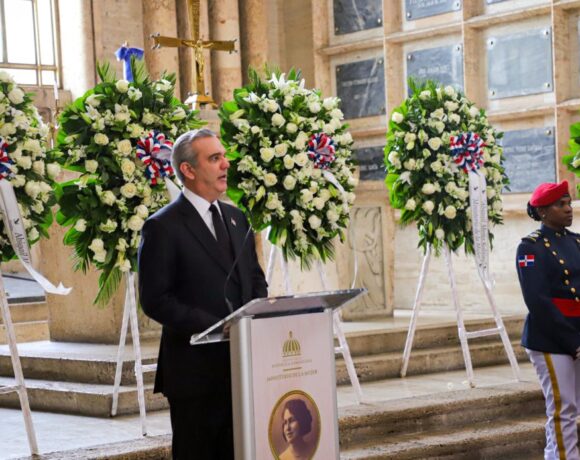 Con esta exaltación se dio cumplimiento a la disposición presidencial contenida en el Decreto número 164-23, promulgado el 24 de abril del 2023. Abigail Mejía hoy se convirtió en la séptima mujer en ocupar un lugar en el Panteón de la Patria.