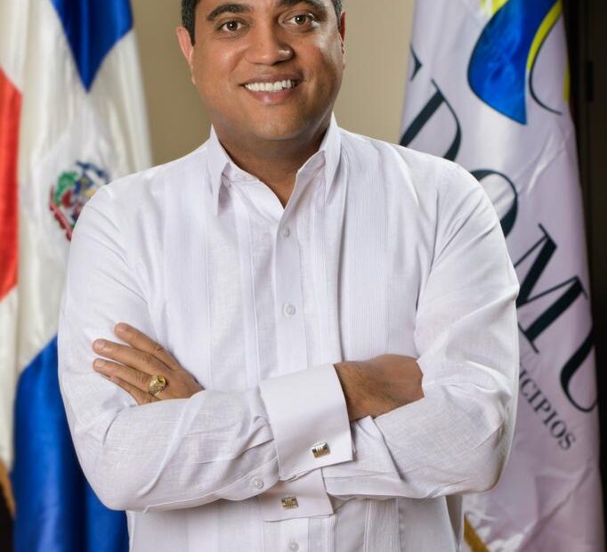 Asimismo informó a los alcaldes que el Ministerio de Salud Pública ha activado una vigilancia epidemiológica, debido a la incidencia que ha tenido el mosquito Aedes Aegypti, que produce el Dengue.