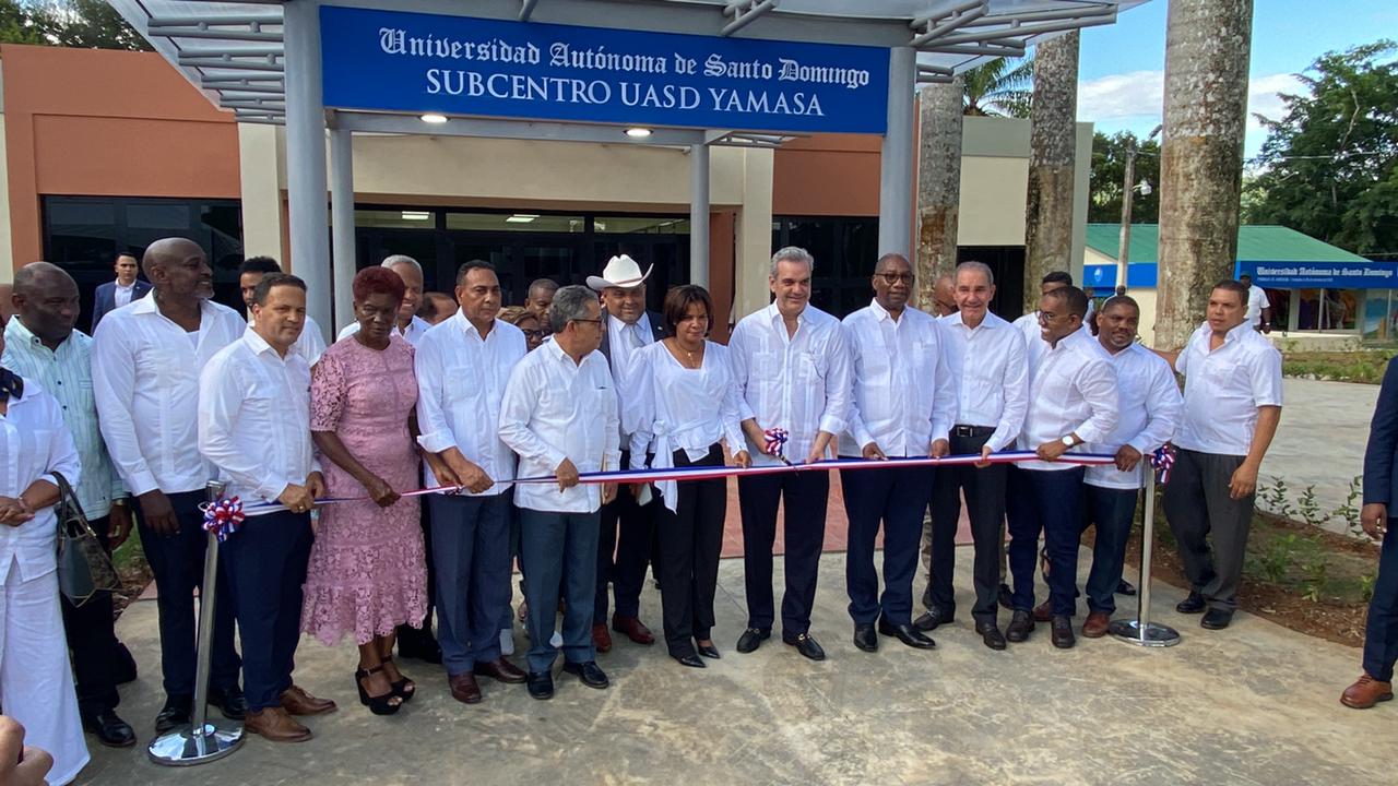 presidente abinader inaugura extensión de la uasd en yamasá El nuevo subcentro universitario facilitará el acceso a la educación superior pública de calidad a miles de estudiantes de las comunidades Los Botados, Hato Viejo, Peralvillo, Mamá Tingó y Don Juan, en dicho municipio.