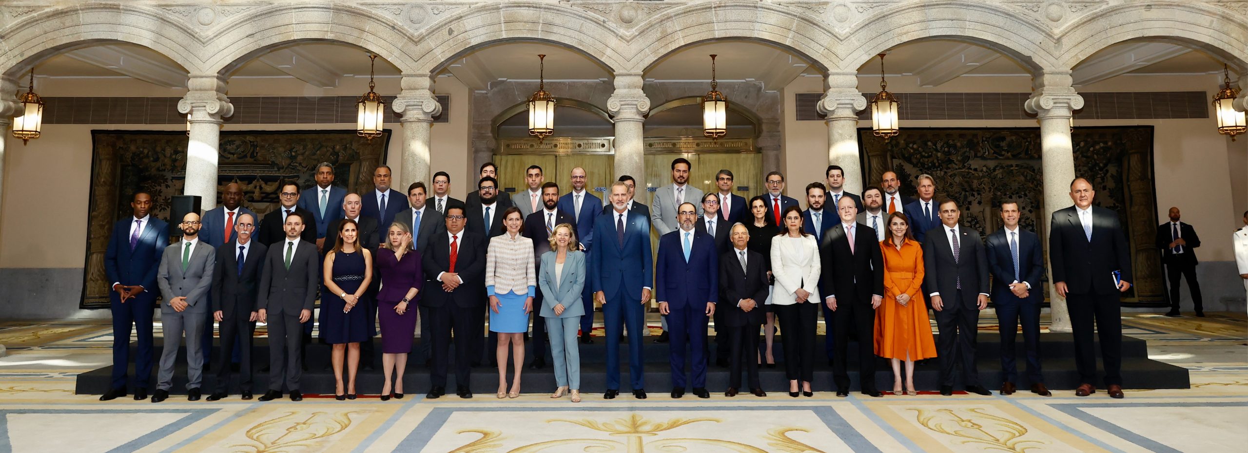 También participó en la reunión del Rey Felipe VI de España junto a los ministros de Economía y Finanzas de países latinoamericanos y caribeños para estrechar lazos históricos de cooperación, comercio y alianzas en favor del desarrollo iberoamericano. También participó en la reunión del Rey Felipe VI de España junto a los ministros de Economía y Finanzas de países latinoamericanos y caribeños para estrechar lazos históricos de cooperación, comercio y alianzas en favor del desarrollo iberoamericano. 