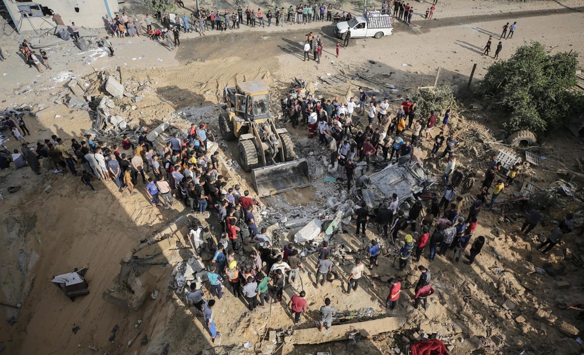 comisión de la onu inicia investigación de crímenes de guerra por parte de hamás e israel nunca son un objetivo legítimo, y todas las partes deben cumplir la obligación de protegerlas con arreglo a la ley humanitaria internacional”.
