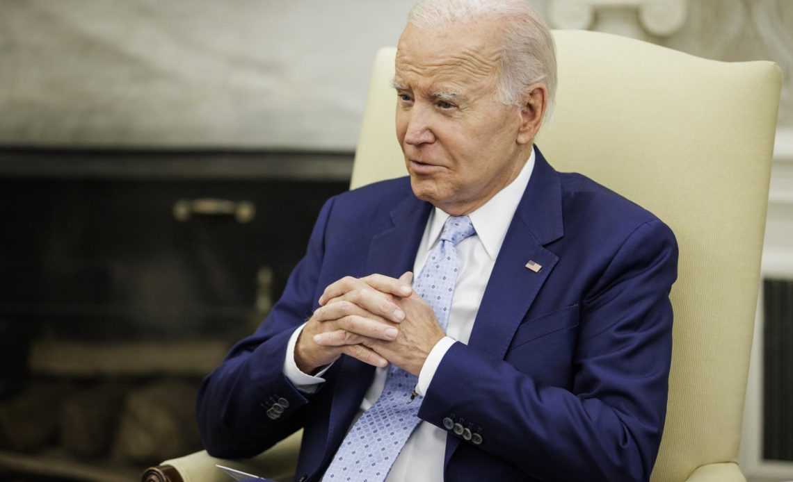 biden cree que el muro con méxico no es efectivo y afirma que no puede evitar reforzarlo Los fondos asignados para reformar el muro fronterizo fueron aprobados por el Congreso en 2019, cuando Biden aún no había llegado a la Casa Blanca y gobernaba el republicano Donald Turmp (2017-2021).