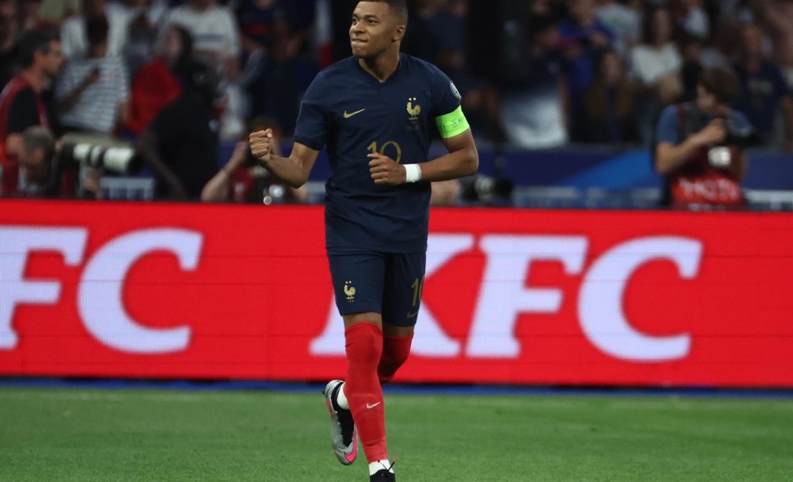 mbappé busca igualar la marca goleadora de platini para enterrar su sequía parisina El máximo artillero de la Liga francesa durante cinco temporadas seguidas (récord que previamente estableció Jean-Pierre Papin) no pasaba por una racha tan negativa desde hace dos años.