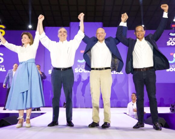 “Procuramos contribuir a consolidar y ampliar reformas que propicien nuevos pasos hacia el bienestar, injusticia social, una economía sostenible e inclusiva y la sostenibilidad ambiental”, recalcó Valentín.