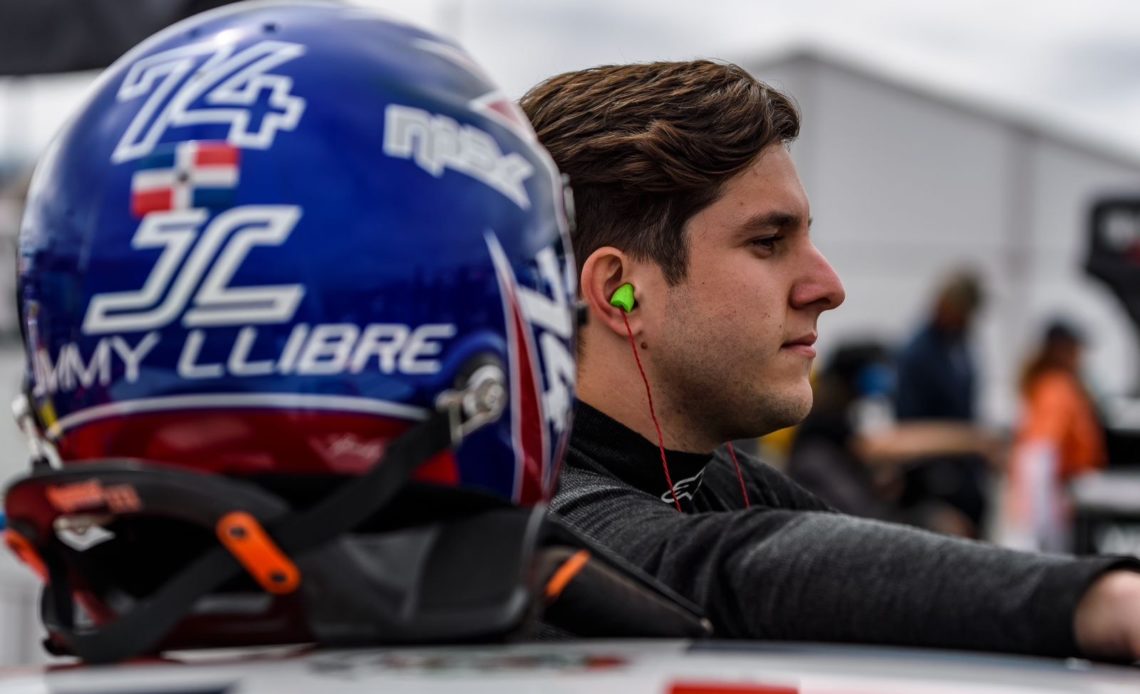 el piloto dominicano jimmy llibre regresa a las pistas de la fórmula 1 Dijo que tiene mucho deseo de poner a sonar las notas de nuestro himno en uno de los más altos niveles del automovilismo internacional como lo es el escenario de la Fórmula Uno.