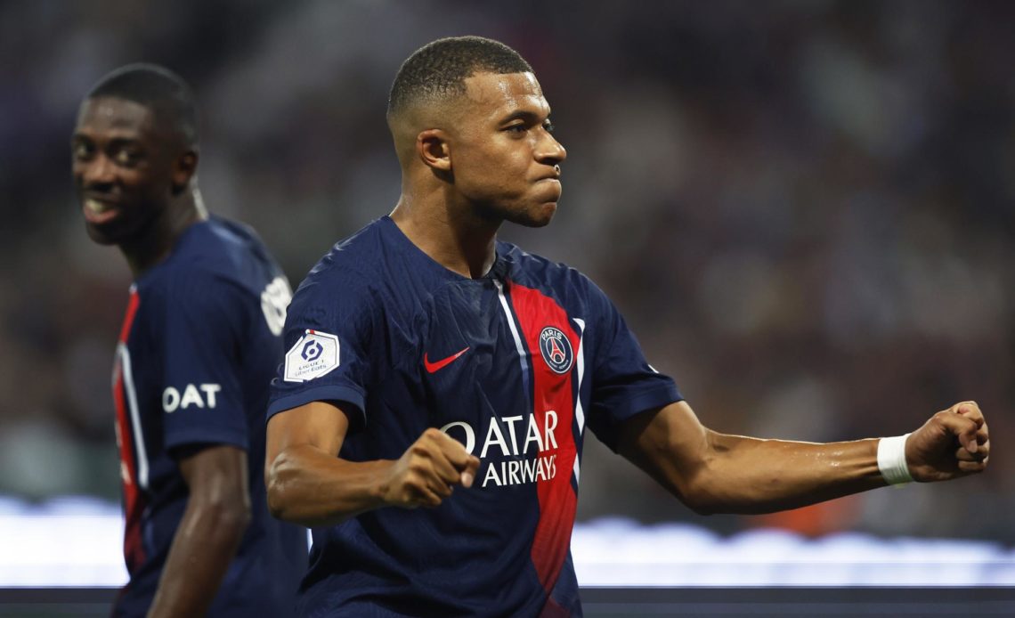 un psg irregular al ritmo de mbappé Todavía no se ha encendido ninguna señal de alarma en el Parque de los Príncipes, pero de la mano del seleccionador español el equipo ha firmado el peor debut desde que en 2011 desembarcaron los cataríes a orillas del Sena.