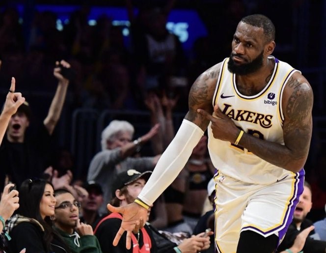 lebron firma 37 e impulsa a los lakers; celtics, suns y kings ganan