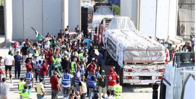 continúa la entrada de ayuda humanitaria a la franja de gaza tras la extensión de tregua