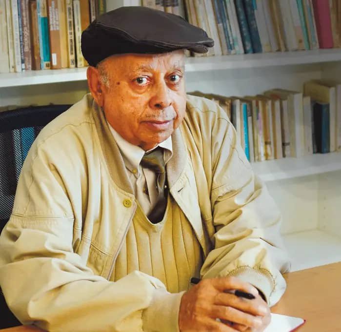 Mora Serrano fue narrador, ensayista, poeta, maestro, articulista, investigador literario y abogado Mora Serrano fue narrador, ensayista, poeta, maestro, articulista, investigador literario y abogado