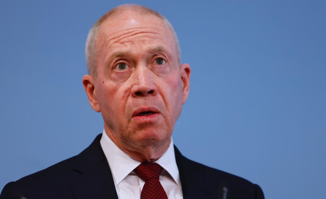 ofensiva en gaza no cesará hasta destrucción de hamás, dice ministro israelí de defensa