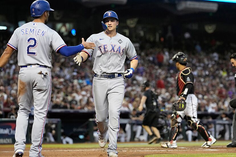 el poder de semien y seager coloca a rangers a un triunfo de conquistar la serie mundial Por su parte el dominicano Ketel Marte logró extender a 20 su marca de partidos consecutivos bateando de hit en la postemporada.