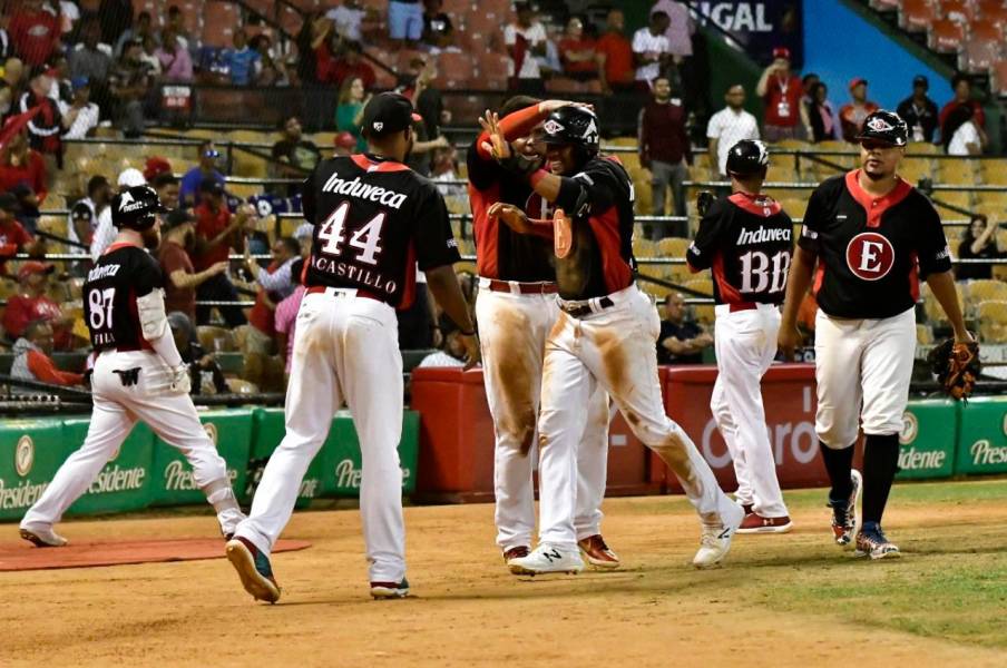 leones vencen a toros y rompen racha negativa