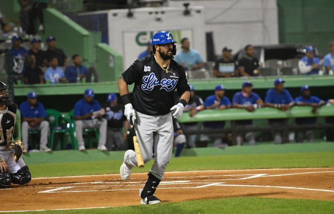 alfaro, alcántara y andújar comandan triunfo del licey