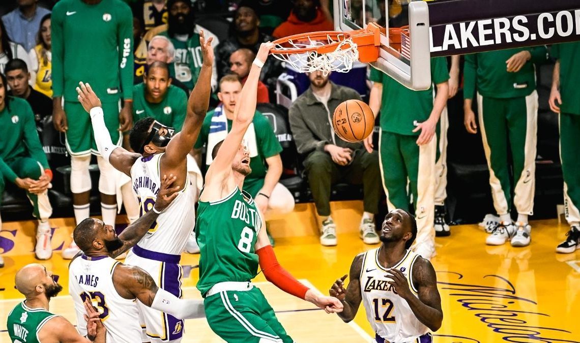 Los Celtics roban la Navidad de Los Lakers