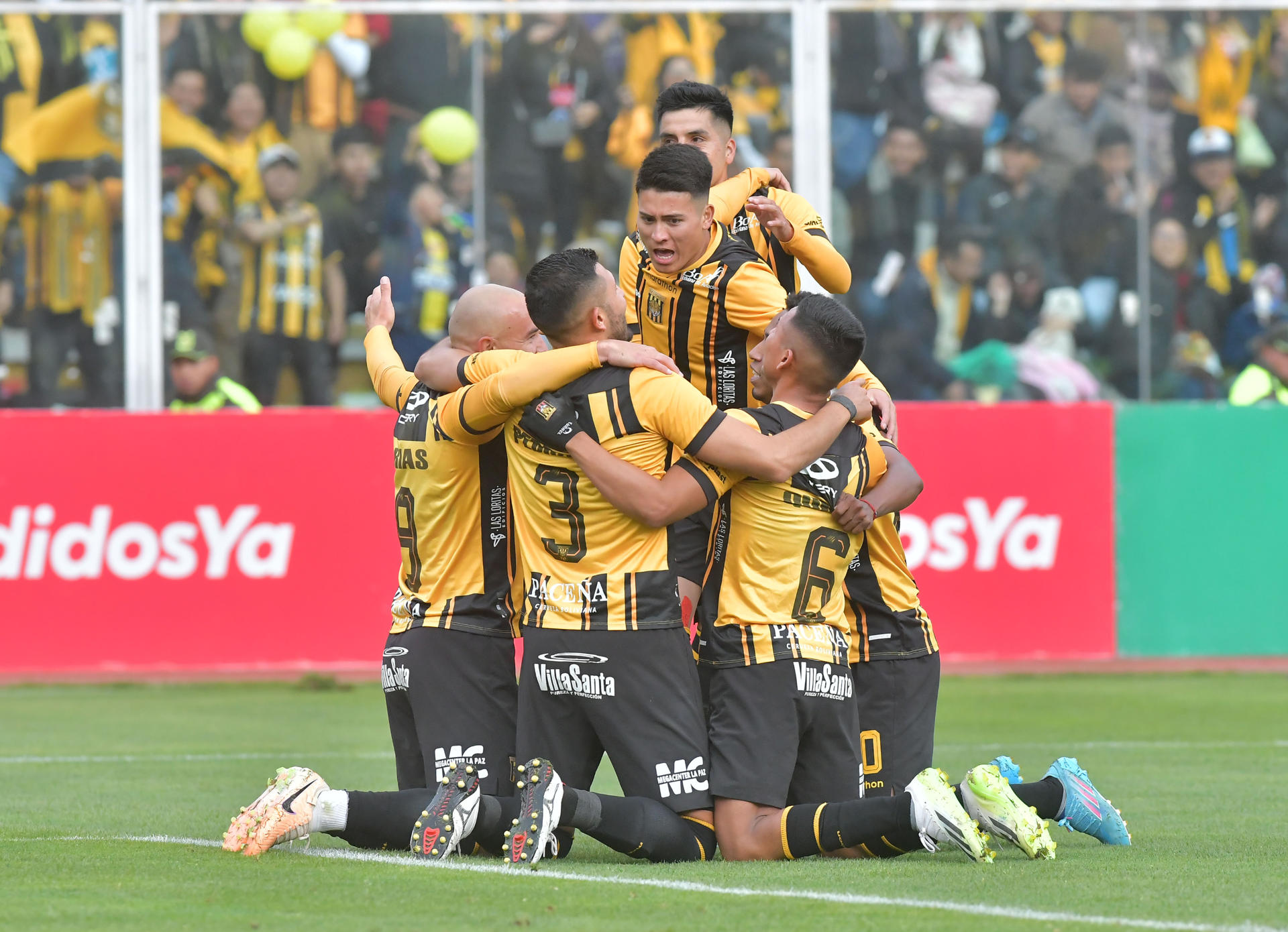 Argentinos y dominicanos dominan las plantillas del fútbol profesional en Bolivia
