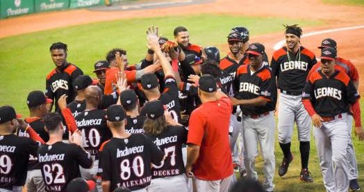 Leones se acercan a un juego de los Tigres en el segundo lugar