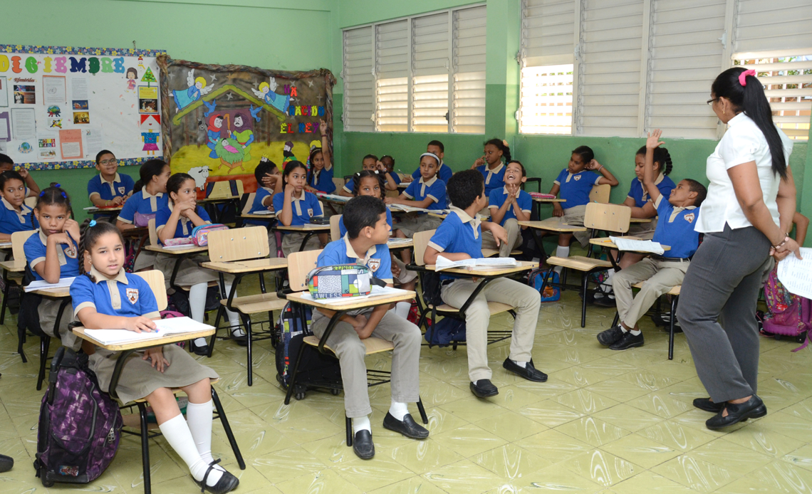 El Minerd anuncia seguro de vida para estudiantes de escuelas públicas