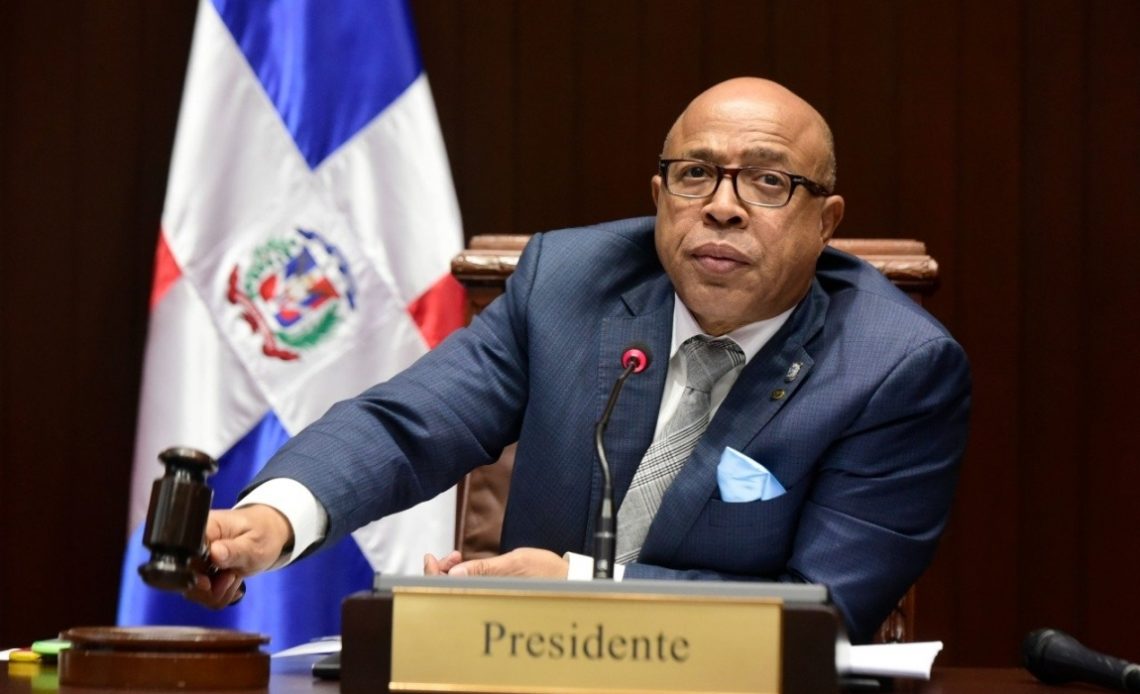 Pacheco y otros diputados dominicanos viajan hoy a Washington para "hablar sobre crisis haitiana"