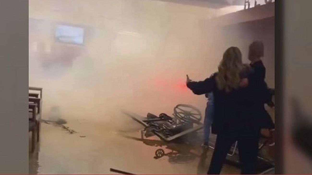Una persona muerta y 10 heridos tras vehículo estrellarse contra sala de emergencias en Texas