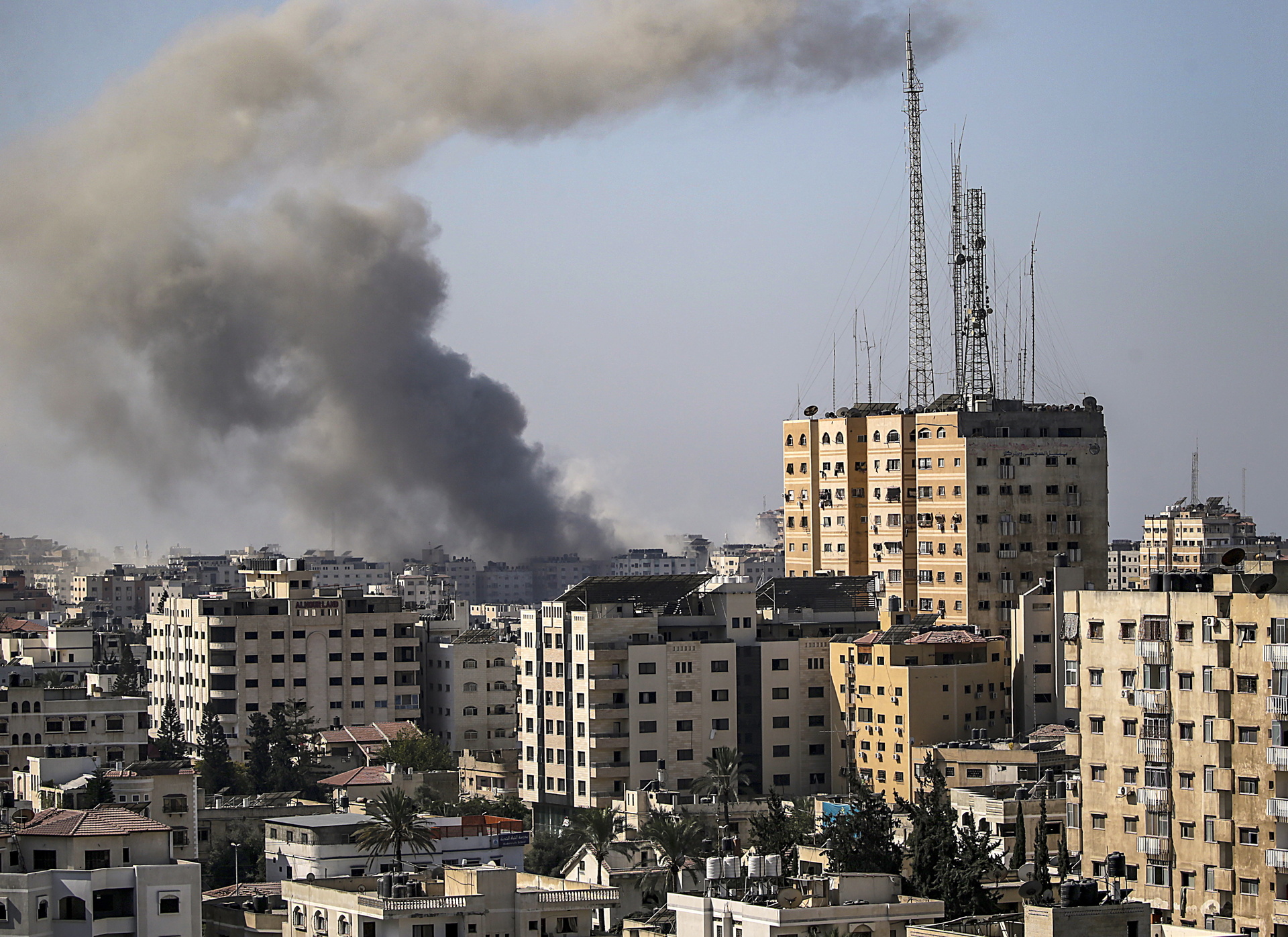 Hamás anuncia la muerte de siete rehenes y aumenta la presión sobre Israel para una tregua