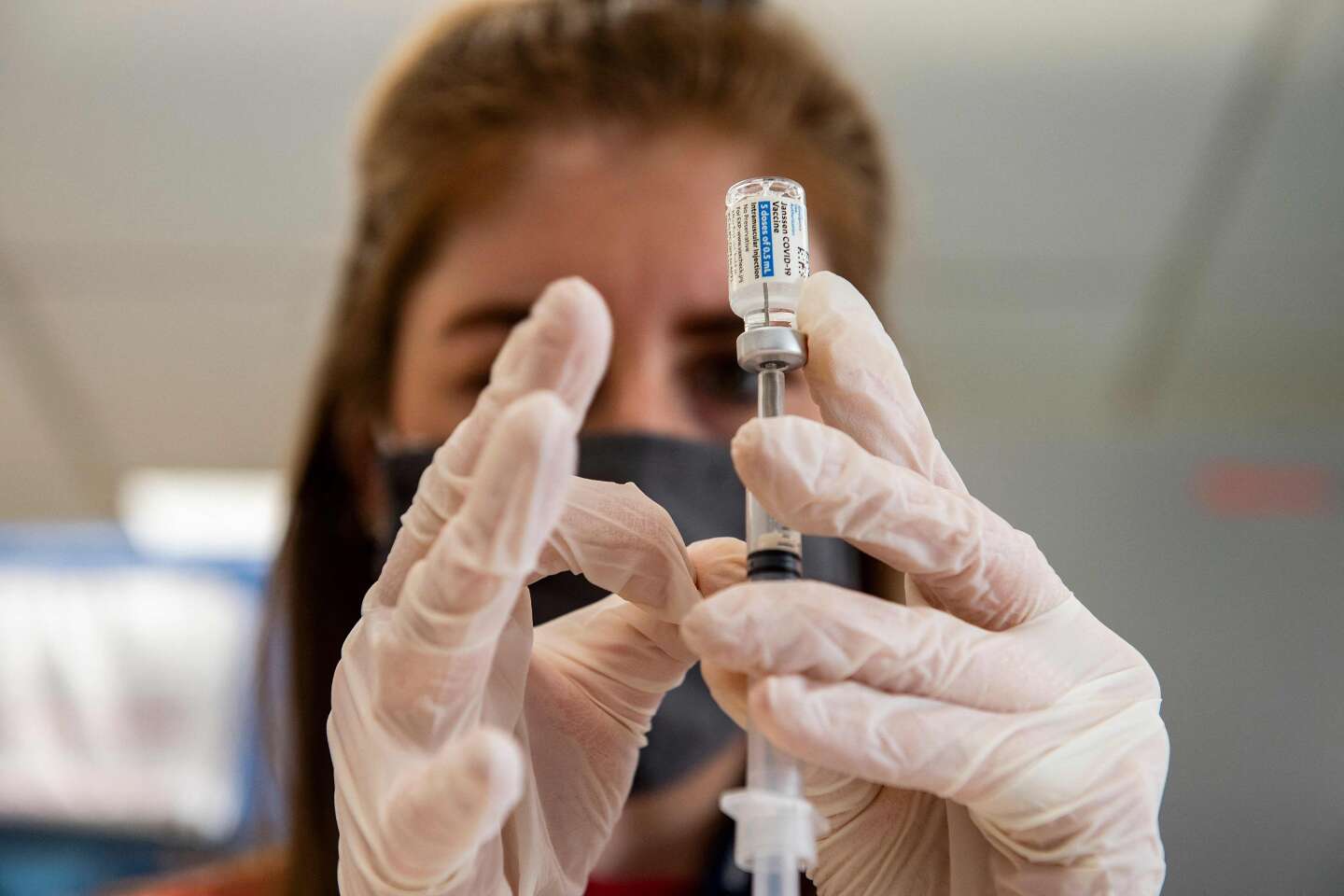 Un estudio destaca conveniencia de vacunar conjuntamente contra el covid-19 y la gripe