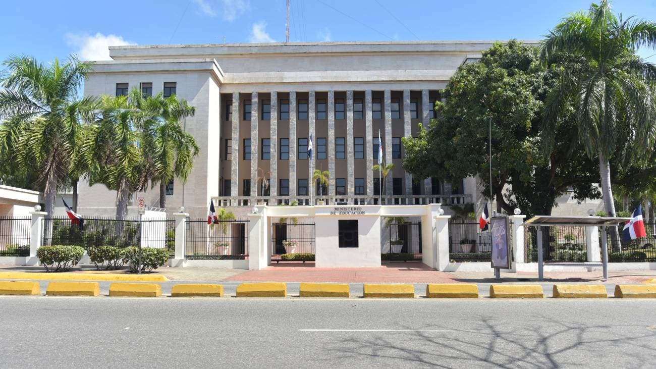 Minerd dice que gastó más de RD$120 mil millones en docentes en el 2023