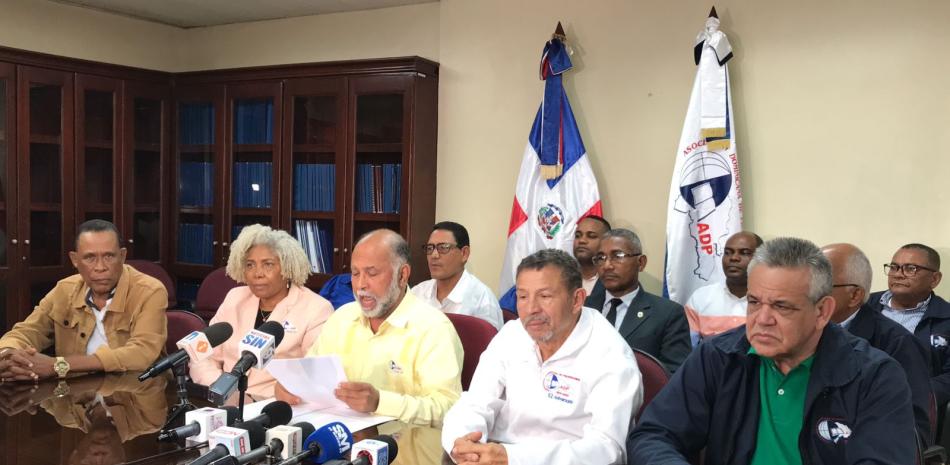 Ministerio de Educación asegura que la ADP pone en riesgo el cierre de año escolar con huelga