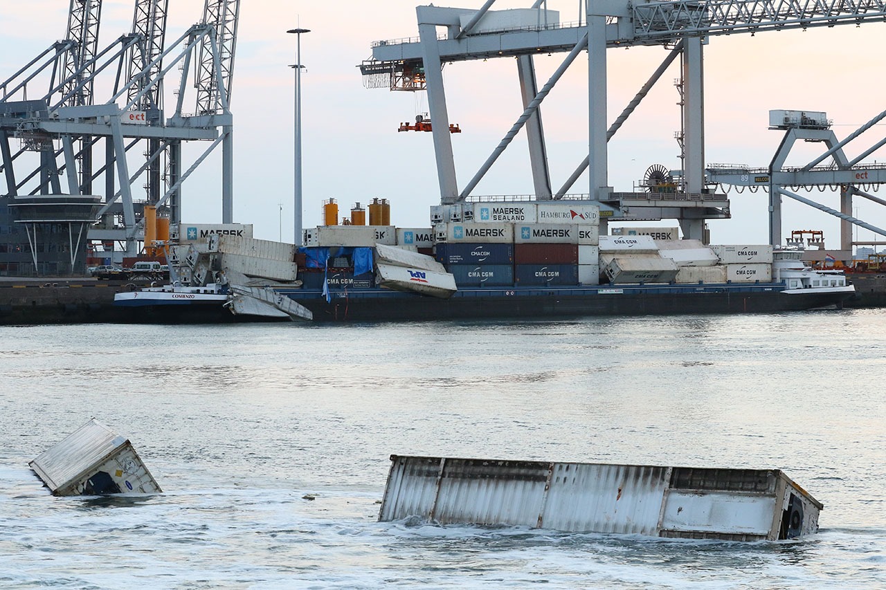 Abren canal temporal para buques que retiran escombros del puente de Baltimore