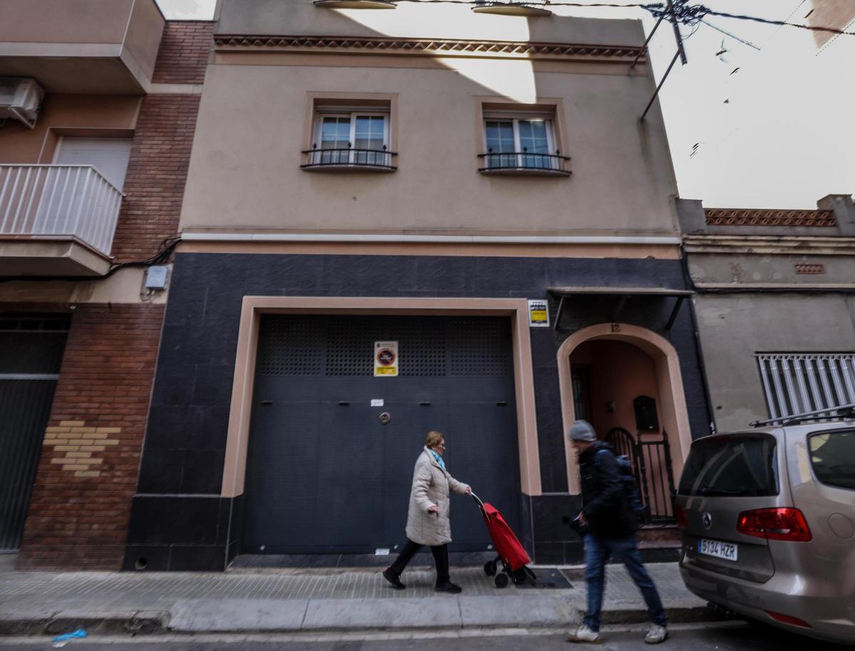 Hombre mata esposa y dos hijos de 8 años y luego se suicida Barcelona