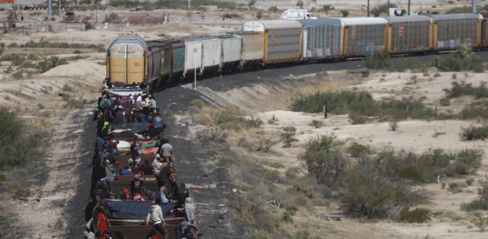 Crece el miedo de los migrantes al crimen organizado tras masacre en el norte de México