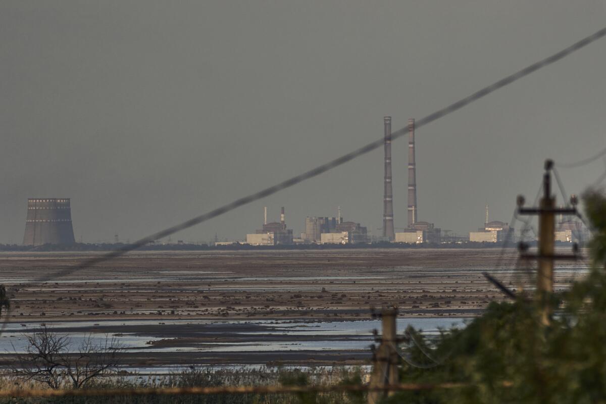 Ataques a planta nucleoeléctrica Ucrania ponen en riesgo al mundo