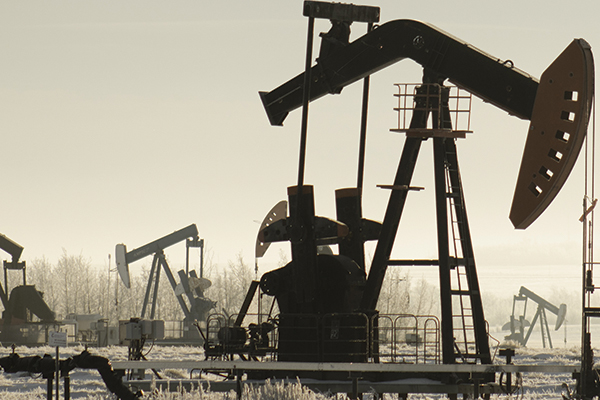 Petróleo WTI subió y cierra en más de US$85