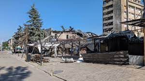 Diez muertos y 61 heridos deja bombardeo ruso contra Ucrania