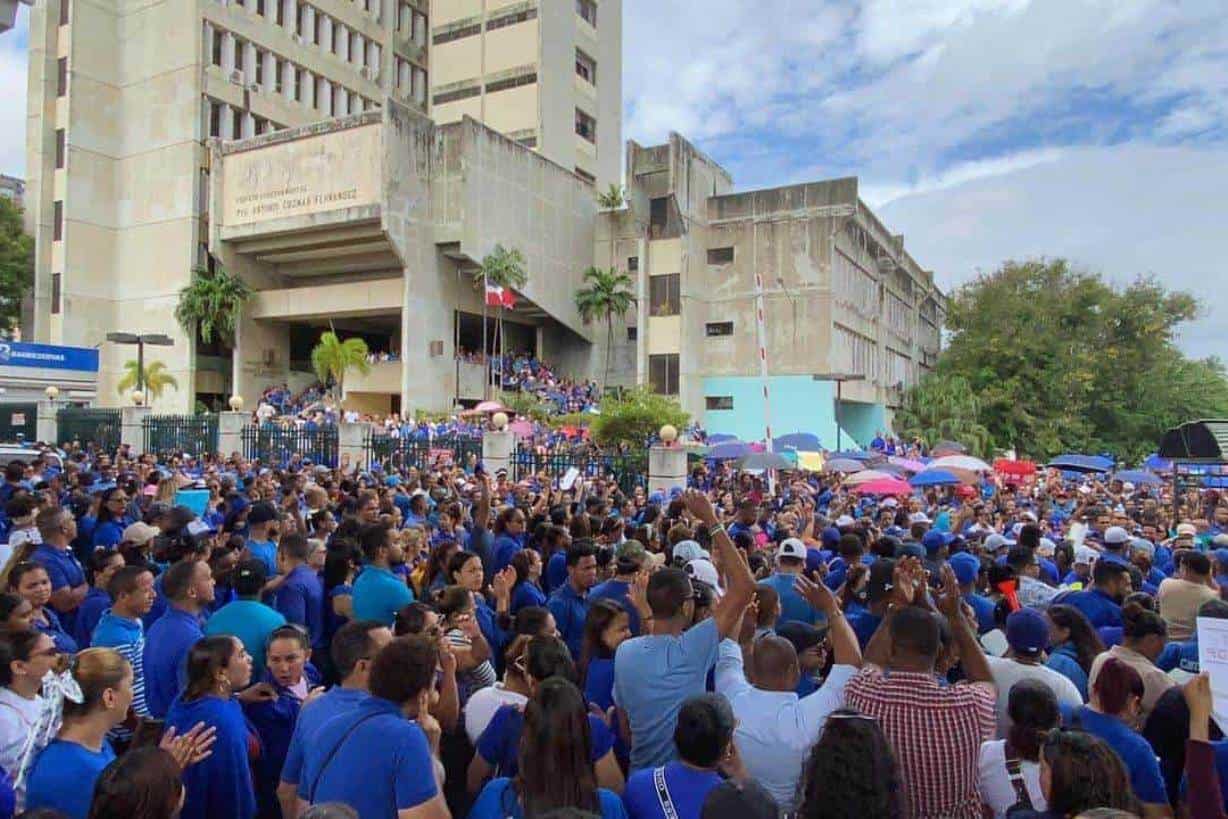 Maestros continuarán huelgas pese a aumento anunciado por el Ministerio de Educación
