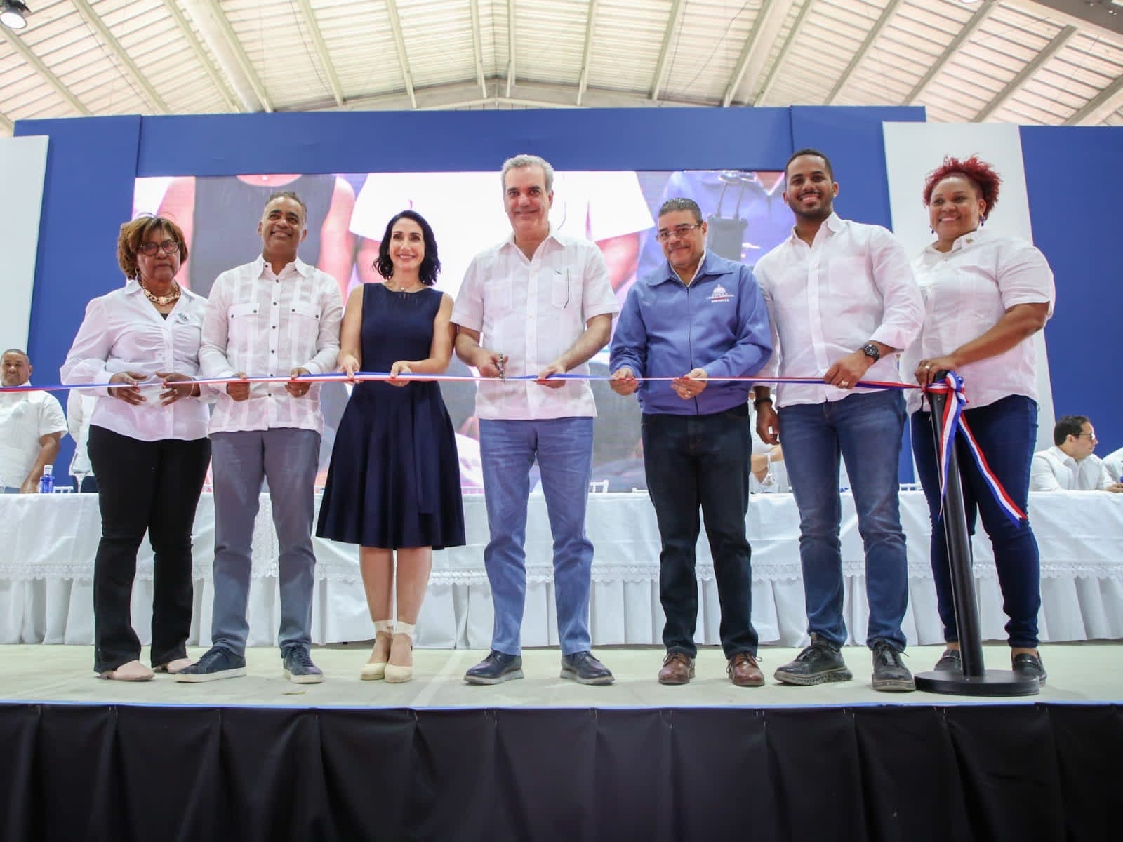 Gobierno ha entregado 46 polideportivos nuevos y reconstruidos; hay otros 42 en ejecución para ser concluidos