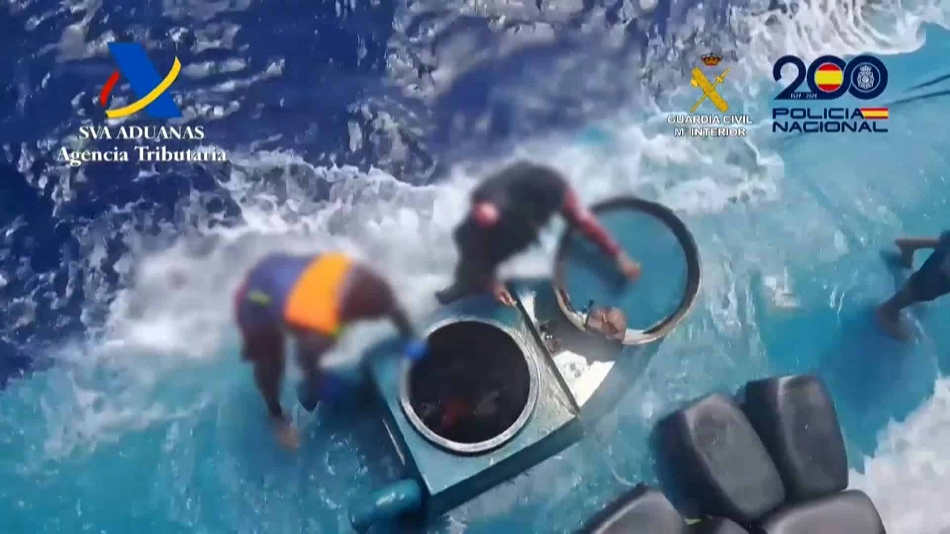 Narcotraficantes colombianos hunden submarino con todo y carga frente a costa española