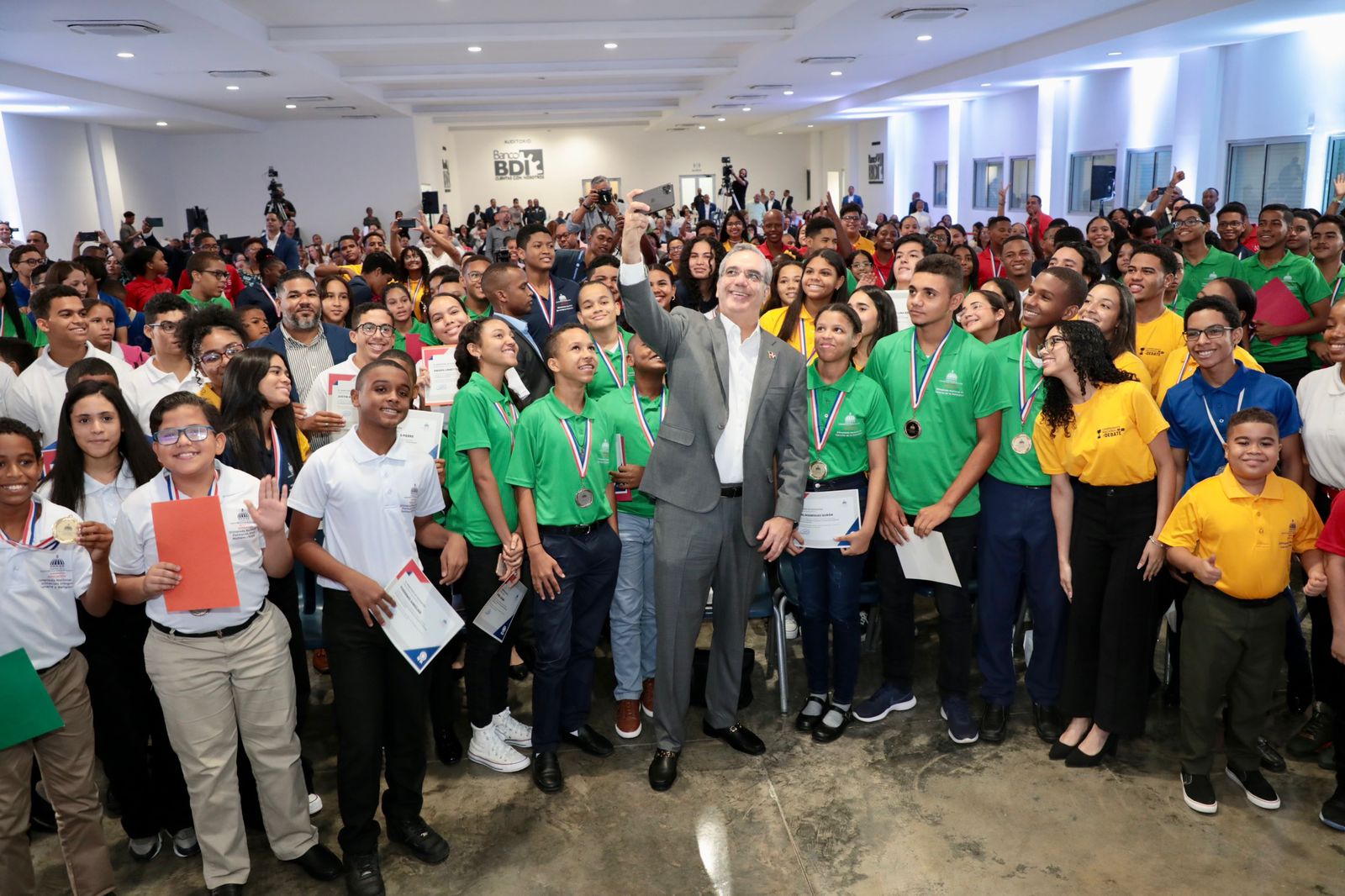 Presidente Abinader asegura que próximos cuatro años serán dedicados a una educación de calidad