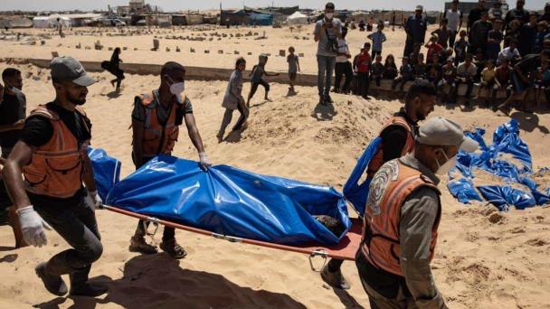 El arduo y minucioso proceso para identificar los más de 40.000 muertos en Gaza