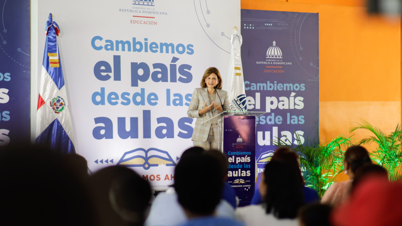 Vicepresidenta Raquel Peña inaugura obras en Santo Domingo para fortalecer la educación y la seguridad