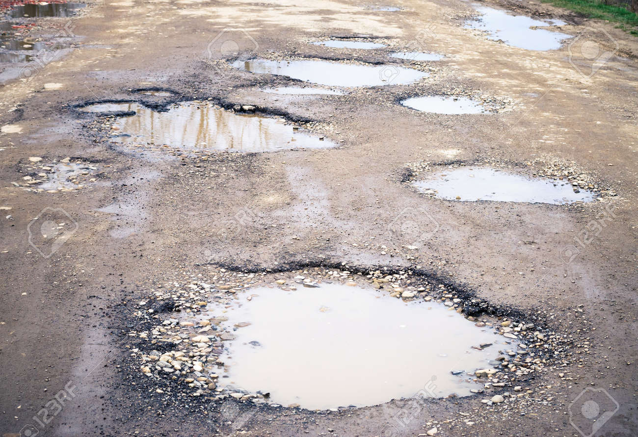 Denuncian carreteras abandonadas en la provincia La Vega