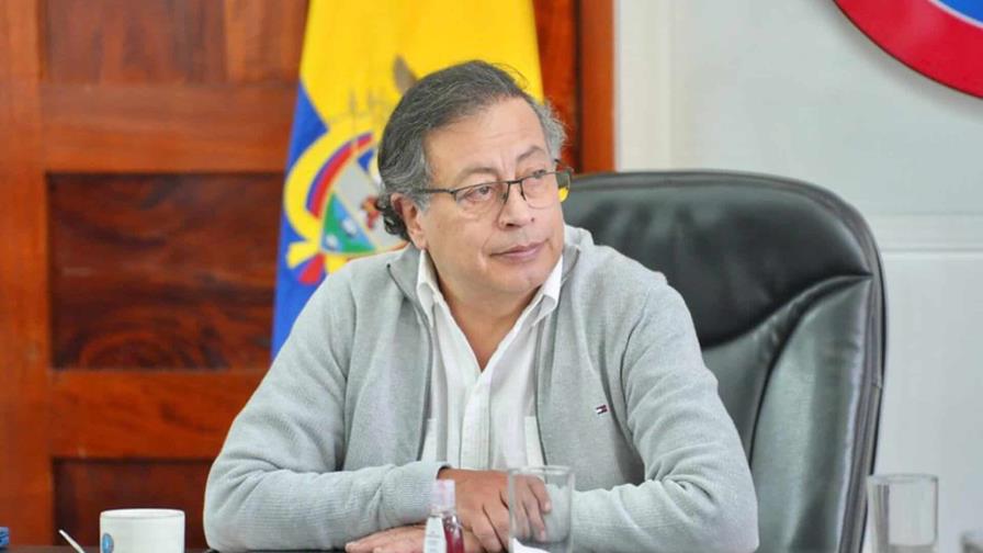Petro acusa a su excanciller de urdir un "acto de venganza bárbaro y canalla" en su contra