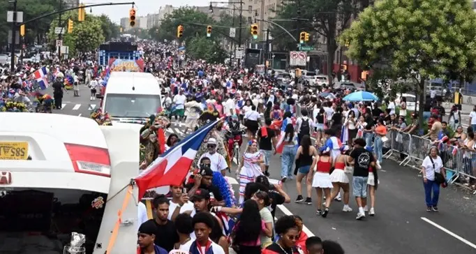 Tiroteos y riñas marcan el cierre de la Gran Parada Dominicana