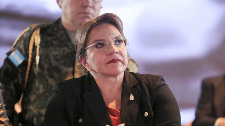 Xiomara Castro califica de "duro golpe" el fin del TPS y anuncia diálogo con EEUU