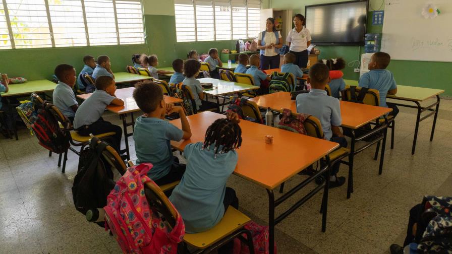 No bien inicia el año escolar, ADP Bonao convoca a paro y deja sin clases a 27 mil estudiantes