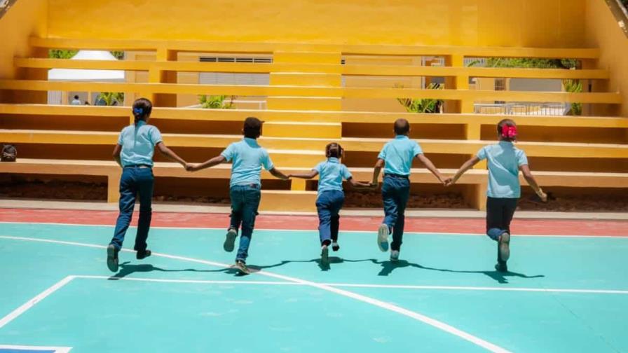 Ministerio de Educación inicia la entrega del bono "Arranca a mil"